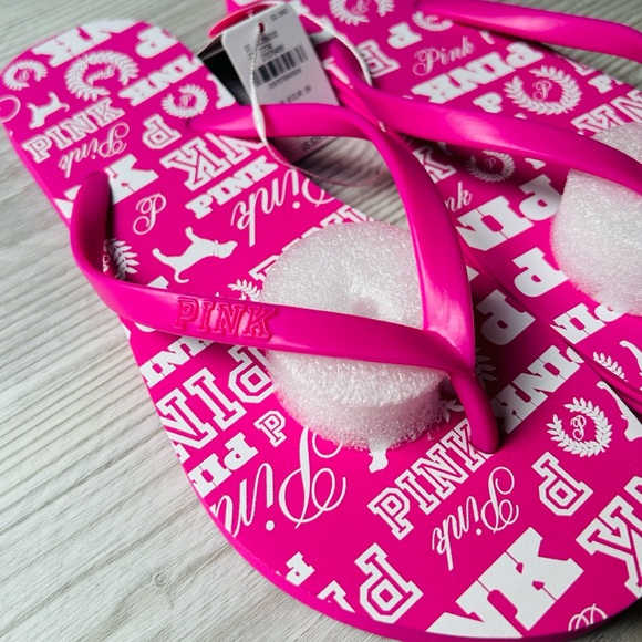🩴 PINK Victoria's Secret Logo Flip Flops Size 8 NWT - Picture 3 of 8